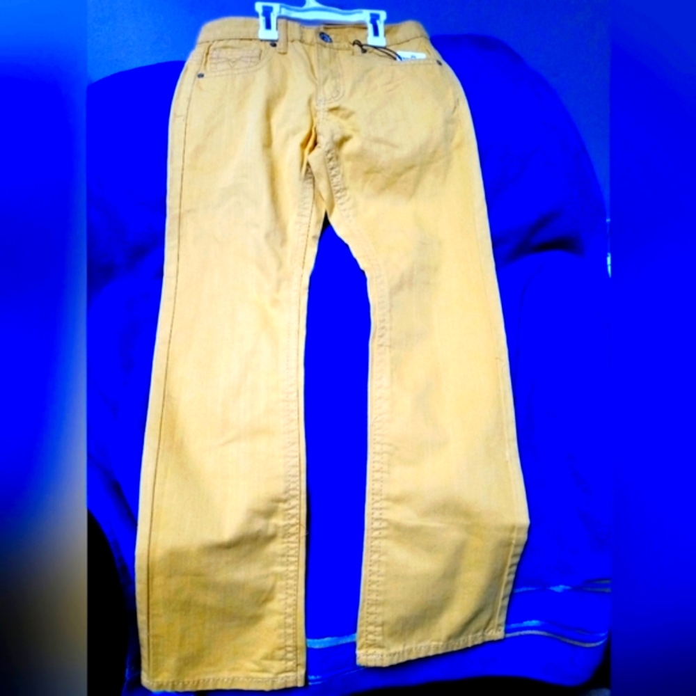 New. REQUEST PREMIUM BRAND Skinny Jeans Pants.